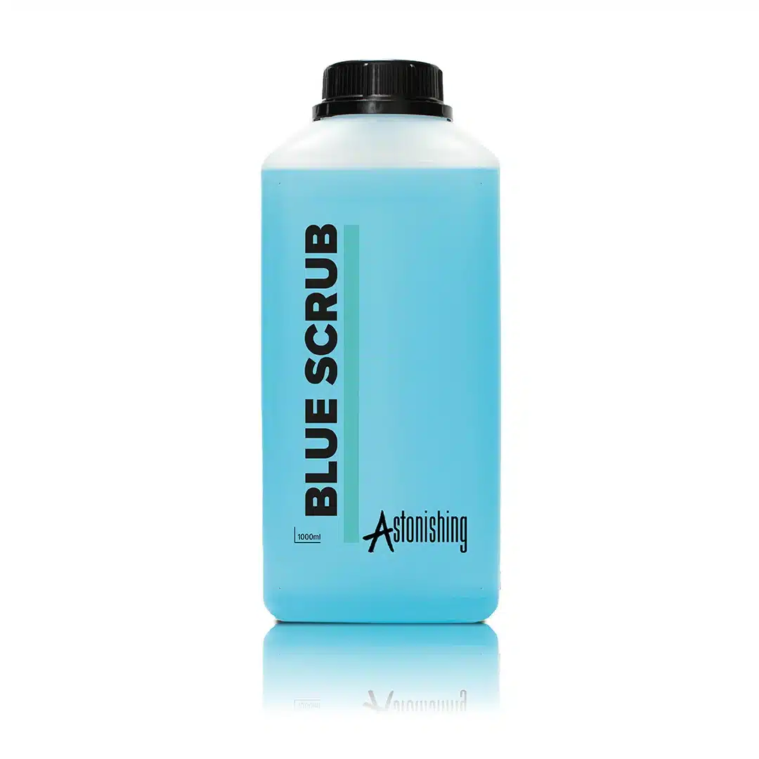 Astonishing Blue Scrub Peeling-Scrub in der günstigen 1000 ml Flasche für eine glatte Haut