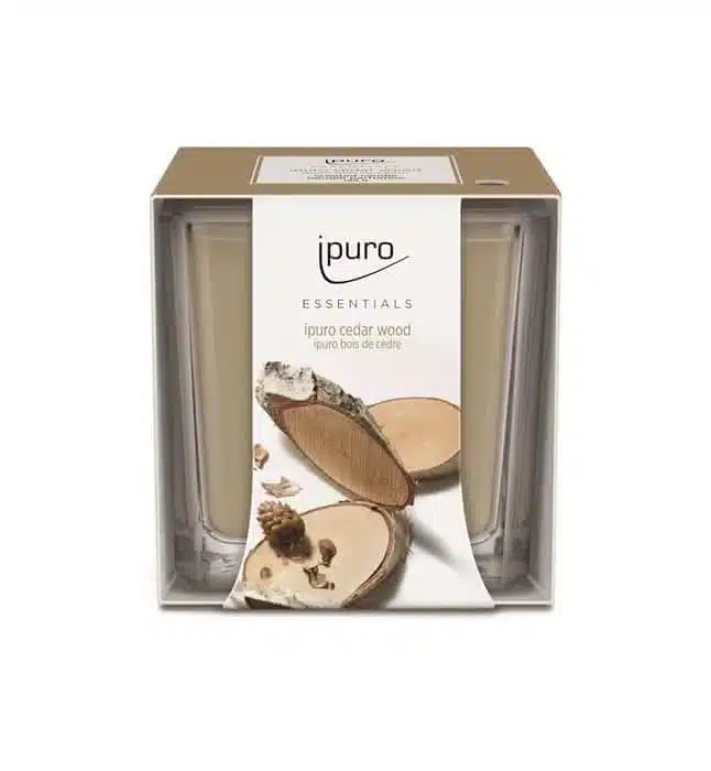 Ipuro Essentials Cedar Wood Duftkerze mit 125 g für eine warme Holzstimmung zu Hause