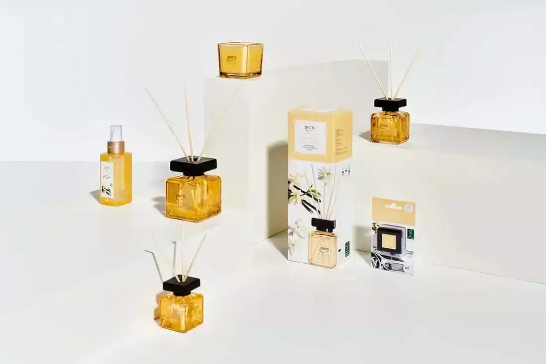 Kollektion Ipuro Essentials Soft Vanilla mit Duftstäbchen, Raumspray, Geschenkbox und Autoduft