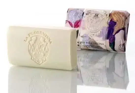 Florentina Iris Seife 200 gr mit blumigem Irisduft für eine sanfte und pflegende Reinigung