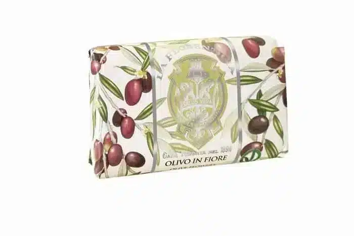 Olive Flowers Seife 200 gr mit sanftem Blumenduft für eine sanfte und pflegende Reinigung