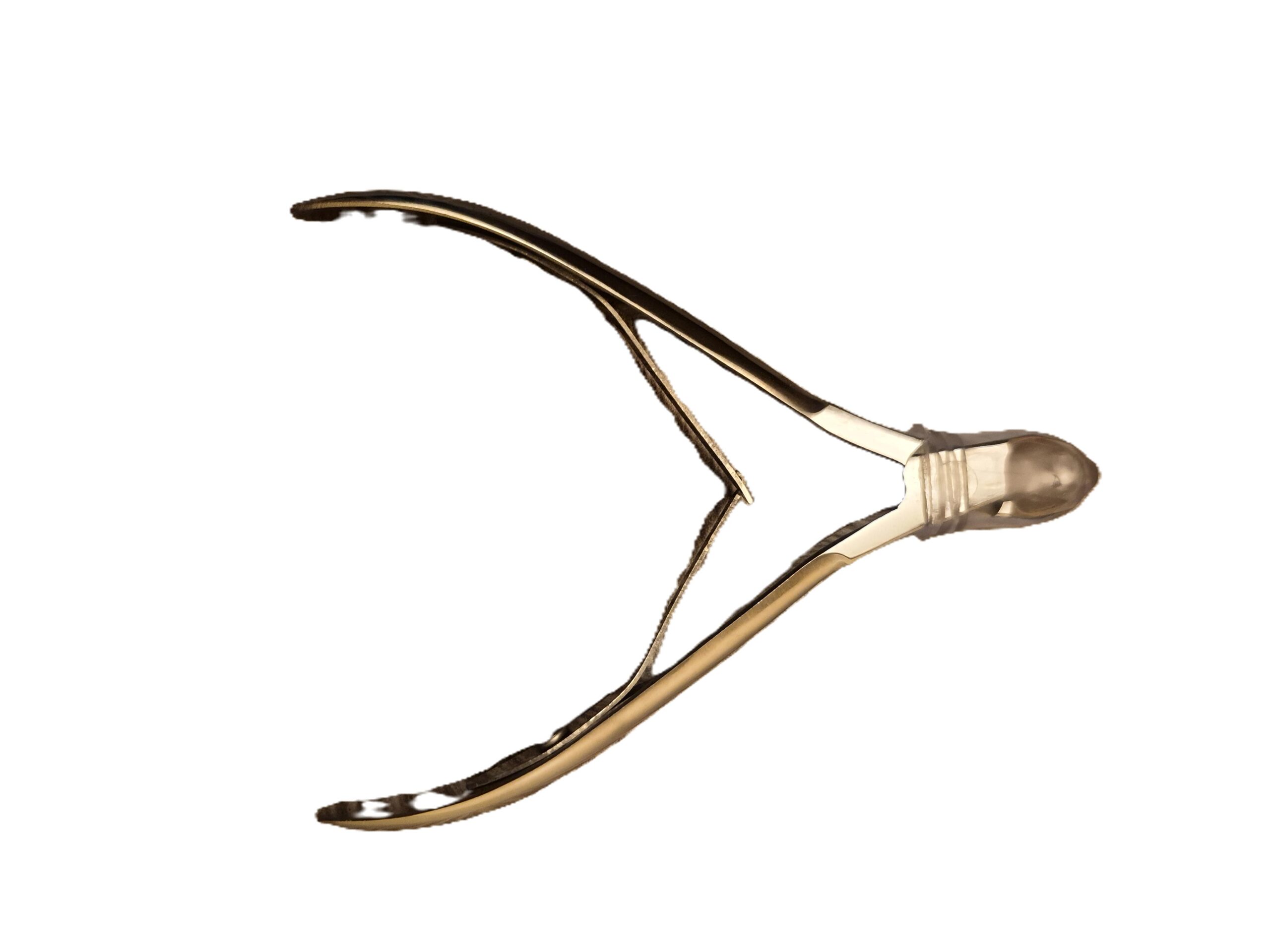 Cuticle Nipper zum präzisen Entfernen der Nagelhaut bei einer professionellen Maniküre