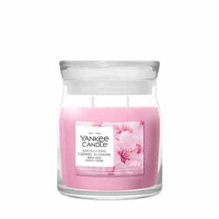 Neue Yankee Candle Enchanting Cherry Blossoms Medium Jar Duftkerze mit frischem Blütenduft